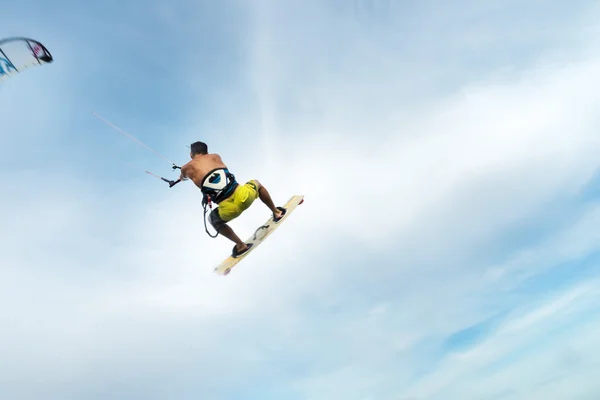 Πετώντας με του kite surfer — Φωτογραφία Αρχείου