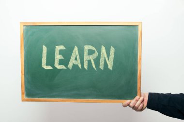 Tebeşirle yazılmış 