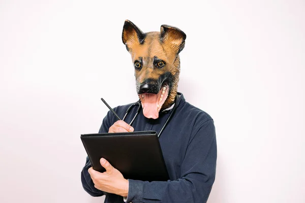 Personne Avec Masque Pour Chien Stéthoscope Prendre Des Notes Dans — Photo