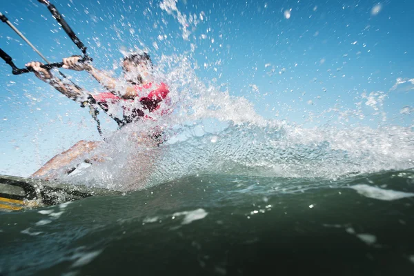 Surfer πιτσίλισμα — Φωτογραφία Αρχείου