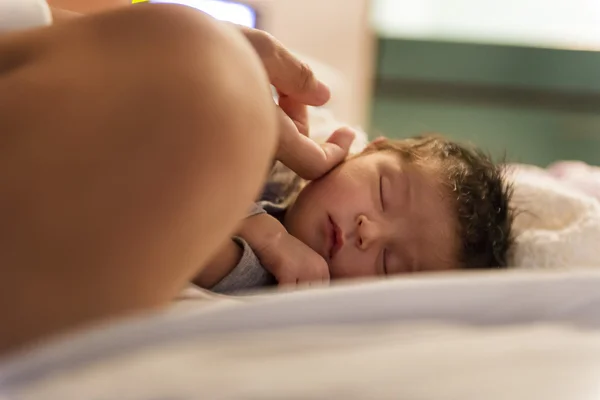 Bayi yang baru lahir tertidur — Stok Foto