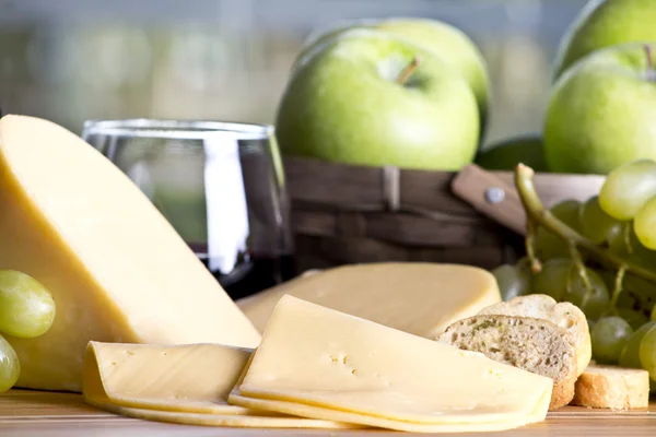 Cheese and Wine — Stock Photo, Image