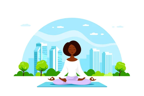 若い黒人女性が大都市を背景にロータスポーズで座っています ヨガと瞑想の練習 レクリエーション 健康的なライフスタイル 白を基調としたフラットスタイルベクトルイラスト — ストックベクタ