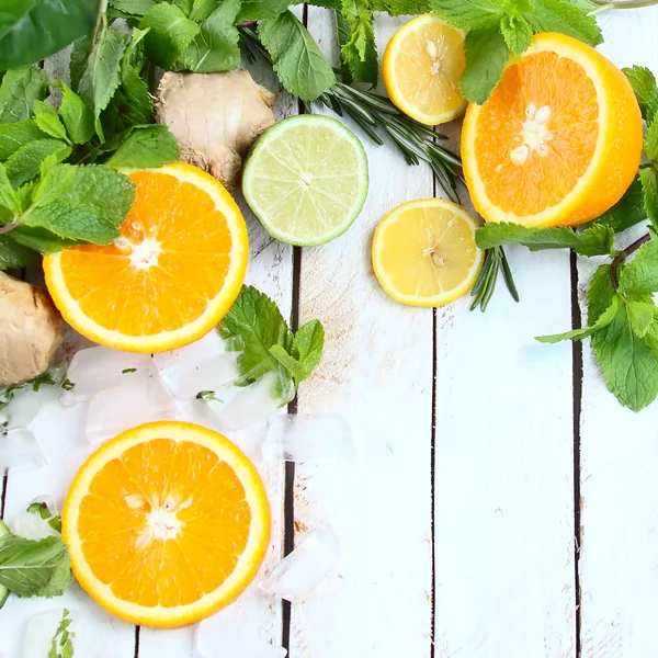 Juicy orange sliced — Stock Photo, Image