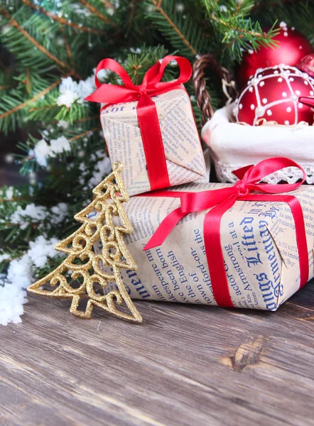Kerst achtergrond met geschenken — Stockfoto