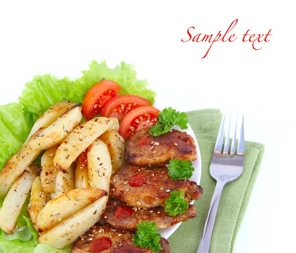 Carne fritta con verdure fresche — Foto Stock