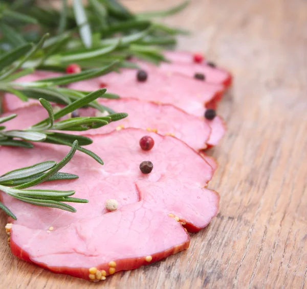 Schweinefilet mit Kräutern — Stockfoto