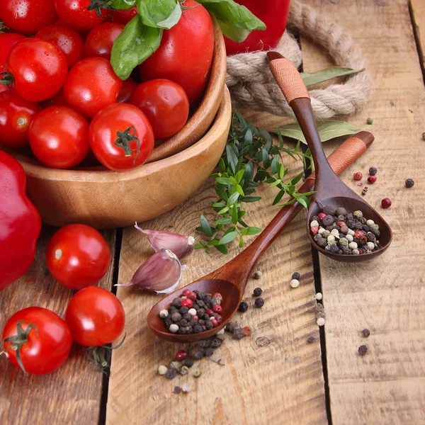 Diverse grönsaker och kryddor — Stockfoto