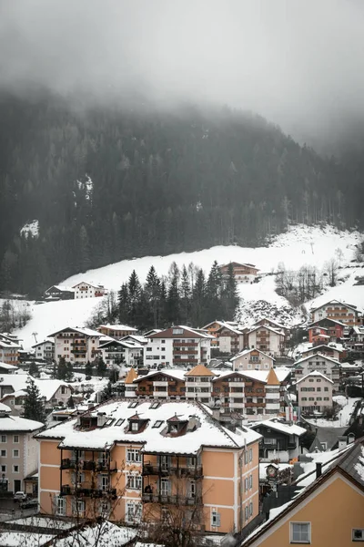 Hermosa Ciudad Nevada Dolomita Llamada Urtijei Ortisei —  Fotos de Stock