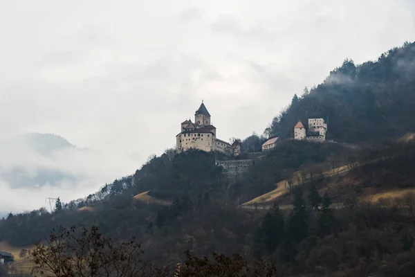 Övergiven Slott Toppen Kulle Dimmig Morgon Dolomite — Stockfoto