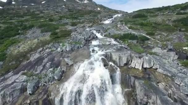 Sungai pegunungan di Alaska — Stok Video