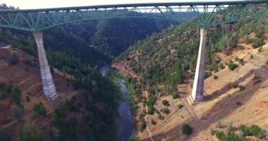 4 k A güzel arial view köprü