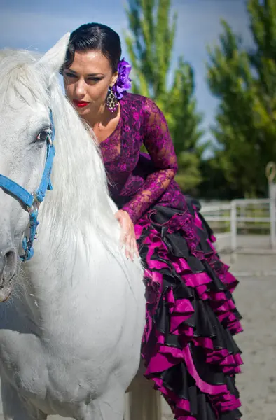 Atlı Flamenko Dansçısı