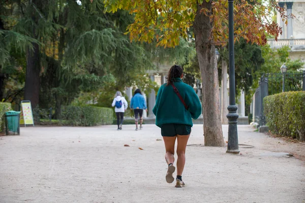 Koşan bir koşucu kadının arka planı