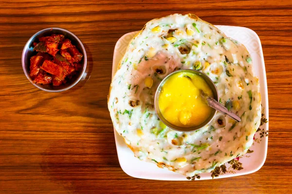 Gesunde Hausgemachte Roti Mit Essiggurke Und Ghee Zum Frühstück — Stockfoto