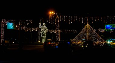 Mysore 'daki Dussehra olayında daire ışıklarla aydınlandı.