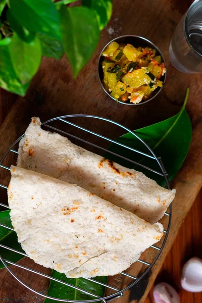 Sul Índia Especial Saboroso Delicioso Roti Caseiro Com Sabji Mesa — Fotografia de Stock