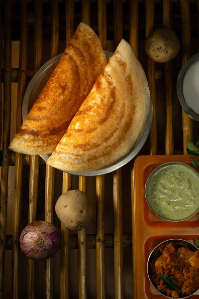 Dosa Casera Deliciosa Sabrosa Con Enfoque Selectivo Iluminación Sobre Fondo —  Fotos de Stock