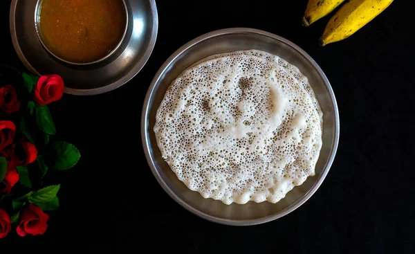 South Indian Smaczne Pyszne Domowe Zestaw Dosa Talerzu Ciemnym Tle — Zdjęcie stockowe