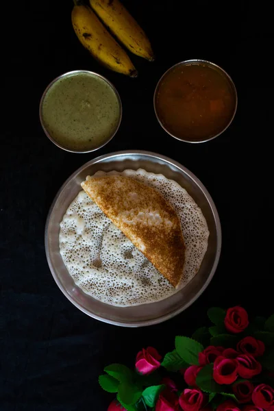 Νότος Ινδική Νόστιμο Και Νόστιμο Σπιτικό Dosa Ένα Πιάτο Σκούρο — Φωτογραφία Αρχείου