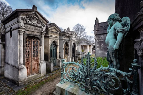 Paris, Lachaise Mezarlığı 'ndaki Fransız Anıtsal Mezarları ve Cenaze Heykelleri