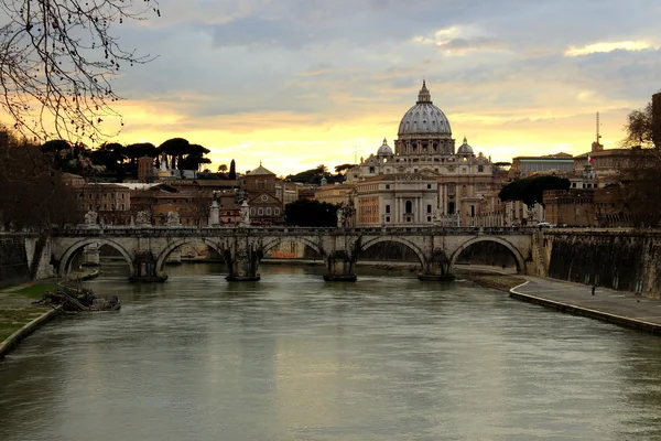 Der Petersdom in Rom, Italien — Stockfoto