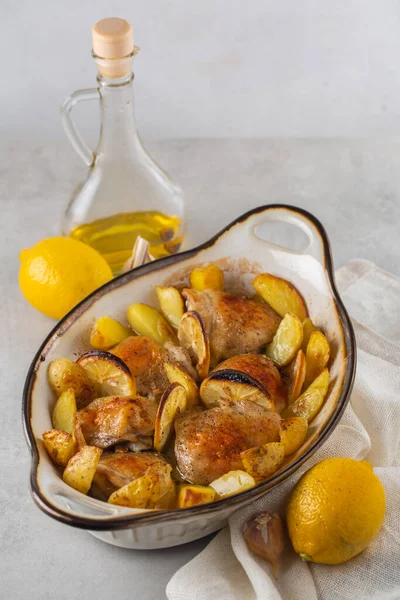 Запеченные Лимонный Чеснок Курица Масло Картофелем — стоковое фото