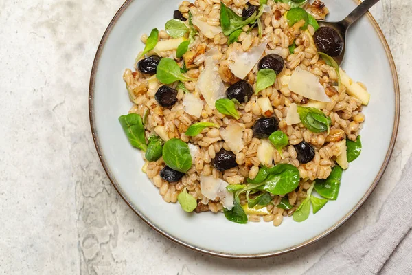 Healthy Barley Salad Black Greek Olives Apples Walnuts Parmesan Cheese — Stock Photo, Image