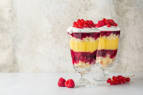 Individual Size Trifles Layered Dessert Glass Berry Jelly Custard Sponge — Stock Photo, Image