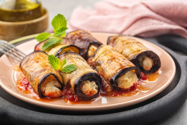 Rollitos Berenjena Con Ricotta Queso Parmesano Salsa Tomate — Foto de Stock