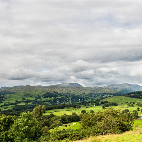 Eine Luftaufnahme des windermere Sees aus der Vogelperspektive — Stockfoto