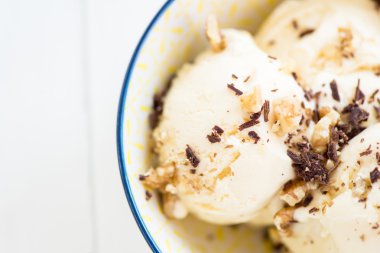 Ev yapımı vanilyalı dondurma 