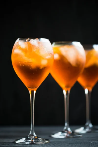 Bebida refrescante del aperitivo del verano Aperol Spritz —  Fotos de Stock