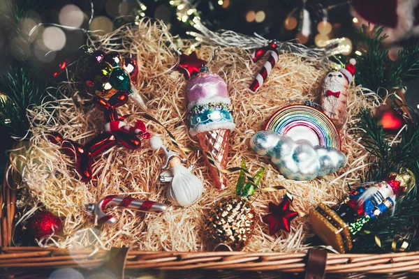 Caixa de Baubles de Natal Moderno Incomum — Fotografia de Stock