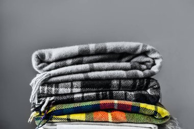 Yünlü kontrol battaniyeleri yığını