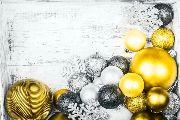 Décorations de Noël dans la boîte en bois — Photo