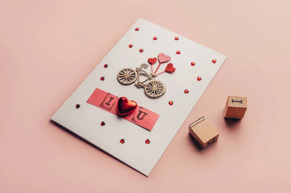 バレンタインカードを作るプロセス — ストック写真