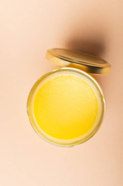 Ghee Kavanozda Saf Organik Pişirme Yağı