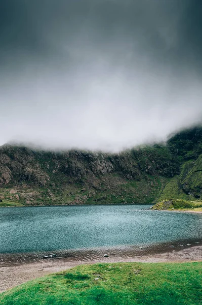 Hermoso panorama del paisaje del Parque Nacional Snowdonia en el norte de Gales, Reino Unido — Foto de Stock