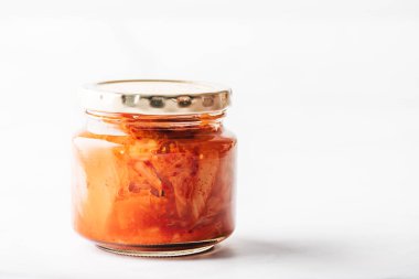 Bir kavanoz Kore kimçisi, mayalanmış lahana.