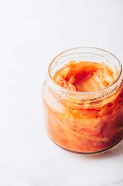 Bir kavanoz Kore kimçisi, mayalanmış lahana.