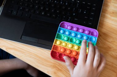 Gökkuşağı Patlat Köpük Duyusal Fidget Oyuncakları