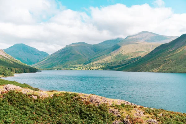 Lago de águas residuais no Parque Nacional Lake District — Fotografia de Stock