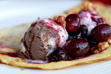 Çikolatalı dondurma bir gözleme