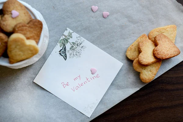 Bli min Valentine Obs och gäng av hjärtat formade Cookies — Stockfoto