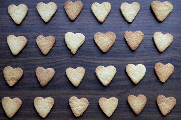 Hjärtformade hembakade kakor — Stockfoto
