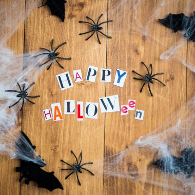 Mutlu Cadılar Bayramı mektuplar dergilerden kesip, yarasalar, Web bir