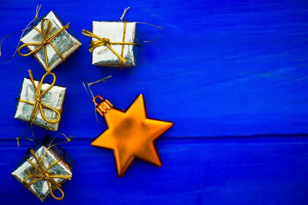 Simboli di Natale e decorazioni ad albero come scatole di regali — Foto Stock