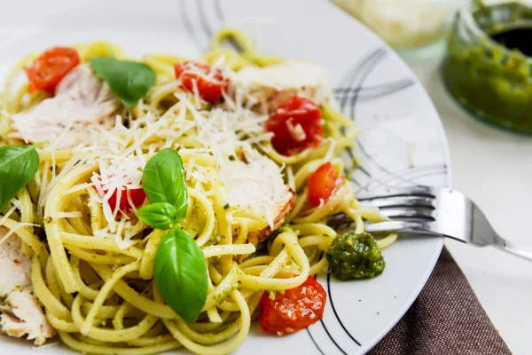 Pesto špaget s parmazánem — Stock fotografie