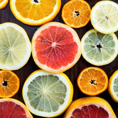 Narenciye meyve dilimleri. Portakal, greyfurt ve limon